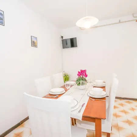 Family House With 2 - Irma Guest house Medulin