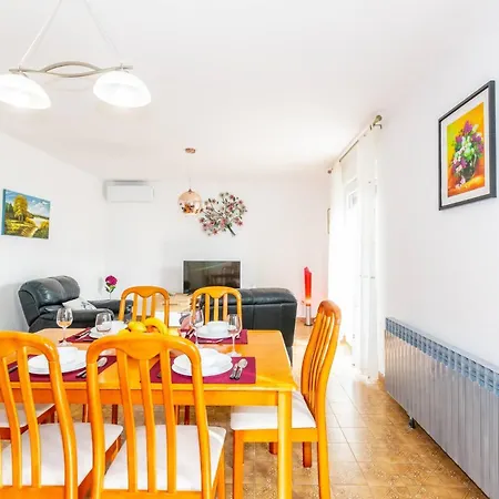 Family House With 2 - Irma Vendégház 3*