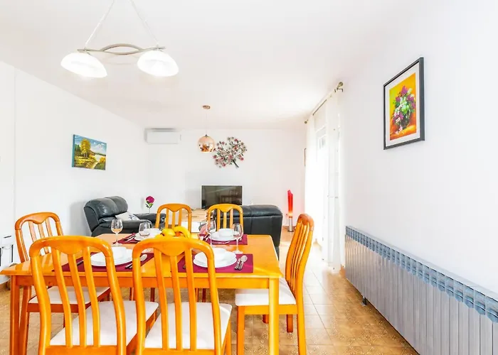 Family House With 2 - Irma Vendégház 3*