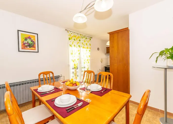 Family House With 2 - Irma Vendégház 3*