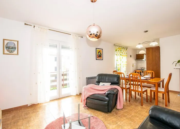 Family House With 2 - Irma 3*