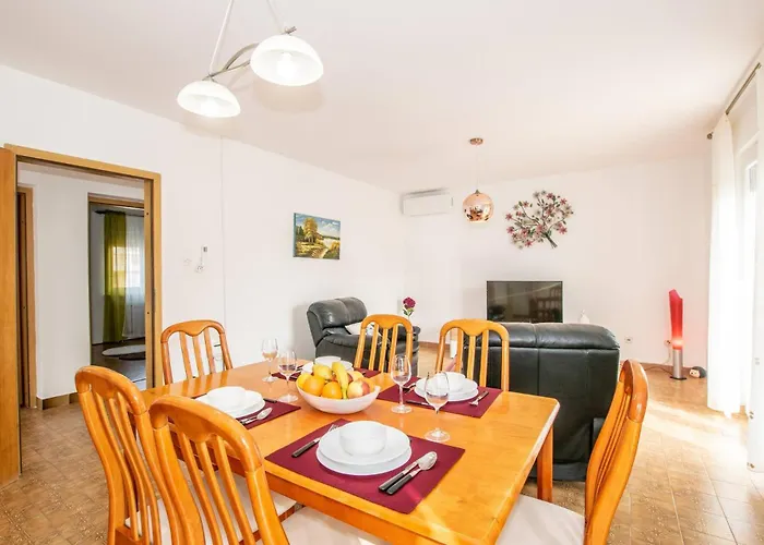 Vendégház Family House With 2 - Irma Medulin