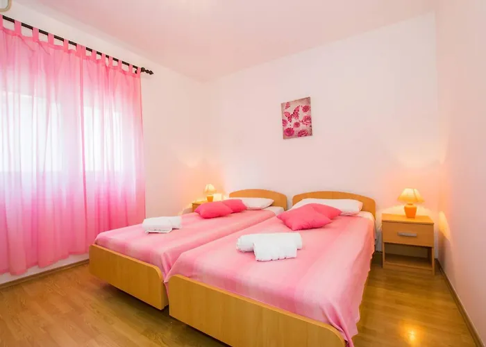 Family House With 2 - Irma Vendégház 3*